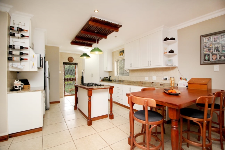 5 Bedroom Property for Sale in Village On Sea Western Cape